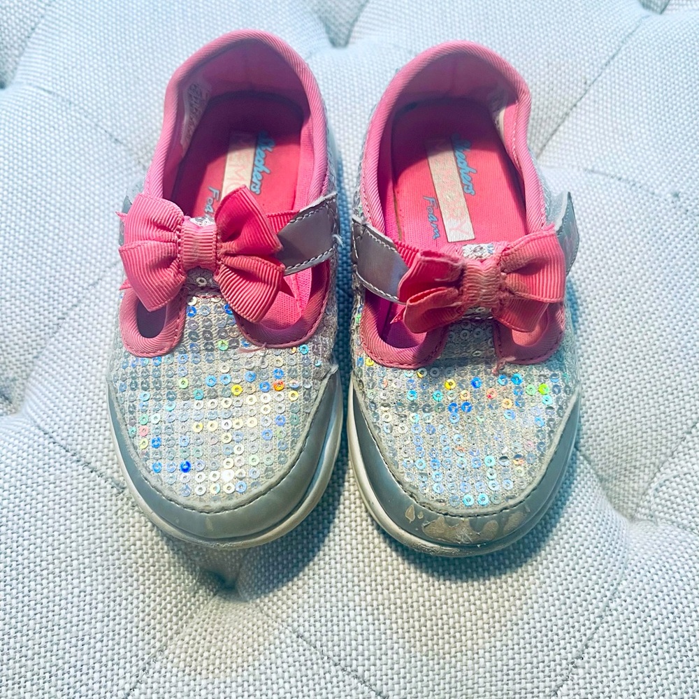 Sketchers Memory Foam size 8